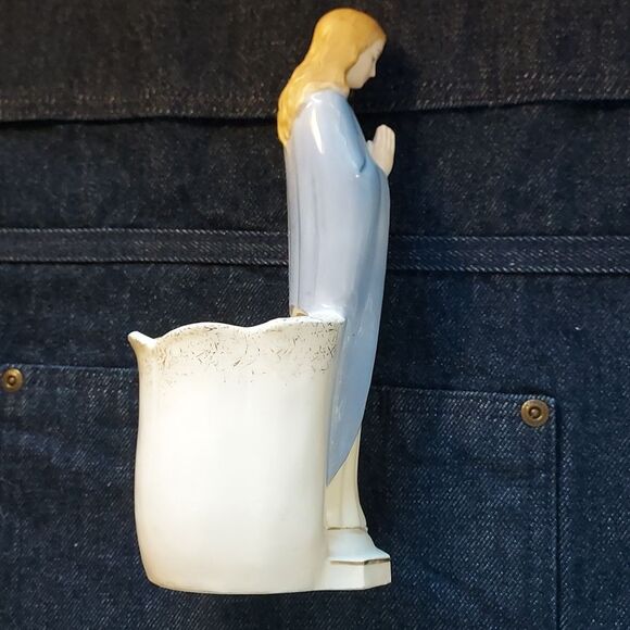Vintage Mother Mary Madonna ceramic plant flower vase - Picture 5 of 12